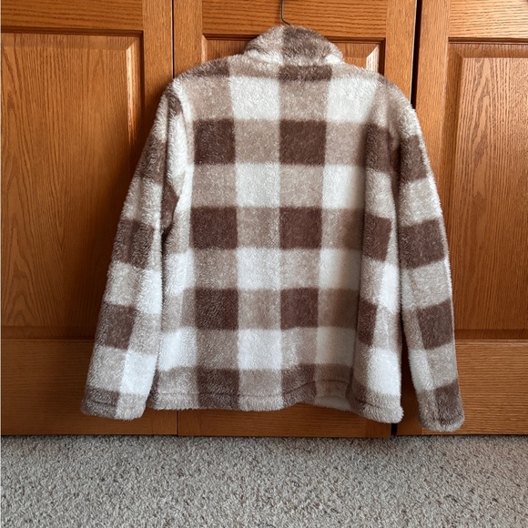 Brown and white fluffy button-up plush jacket with front pockets, size L - Picture 6 of 7